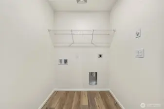 DISCLAIMER:PHOTOS ARE INFORMATIONAL PURPOSES ONLY. Photos are from another Sutherland in community, options, upgrades, colors, and/or other features may vary