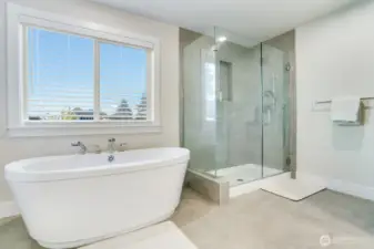 Luxurious 5-piece bathroom