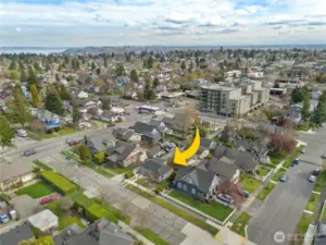 Ideally located just a couple of blocks from Tacoma’s vibrant 6th Ave district—home to an eclectic mix of restaurants, coffee shops, boutiques, and local nightlife.