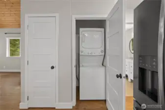 Washer & dryer included