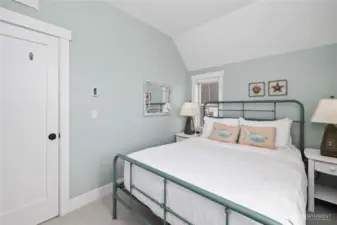 All Furniture to Convey