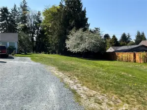 Lot Pic 4