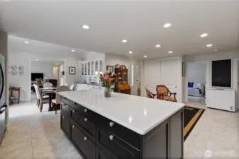 This island is huge and has tons of cabinet space