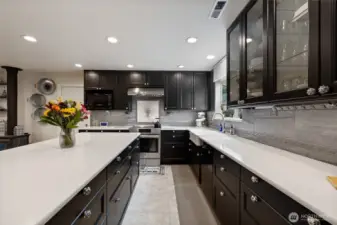 Tons of counter space!!