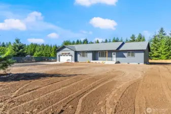Large front yard, Lawn being installed soon!