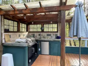 Outdoor kitchen