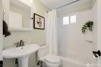 Full bathroom adjacent to bedrooms 1 & 2