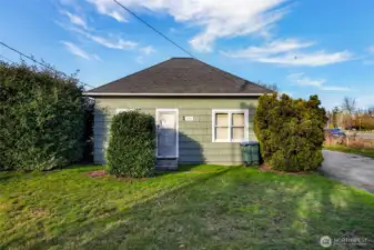 Cute on the outside, yet complete fixer in the inside.  702 sqft 1 bedroom, 1 bathroom home on a 16,117 sqft lot.  No flooding here and lots of residential/commercial options.  See CityofFerndale.org for MXD, ADU and Non-Conforming information