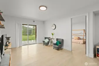 Bonus Room & Slider - Lower