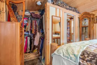 There is a nice closet.