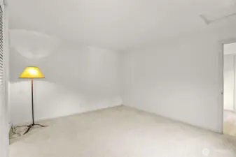 2nd bedroom