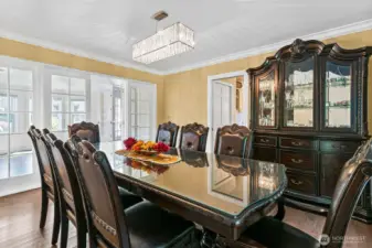 Formal Dining