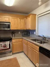 1/2 kitchen