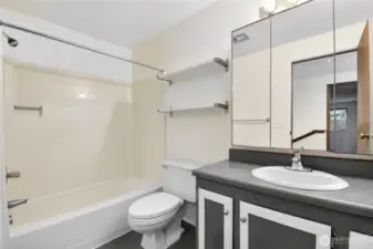 Upper Level Full Guest Bathroom