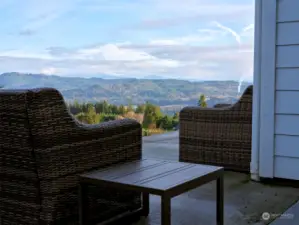 Patio w/gorgeous VIEWS!