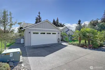 Great Paved Parking/Approach~
