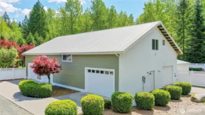This extraordinary 40x64 detached garage boasts impeccable shop areas, including a dedicated welding room, alongside amazing living spaces—offering the perfect combination of functionality and comfort.