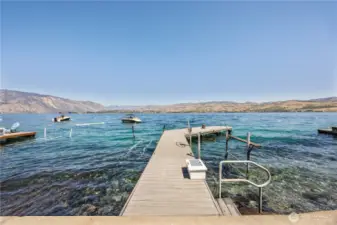 3150 Dock offers Boat and Jetski Lifts