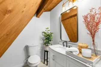 1/2 bathroom in loft