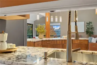 Pass through to the kitchen