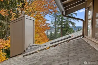 Peek-a-boo lake view from private deck