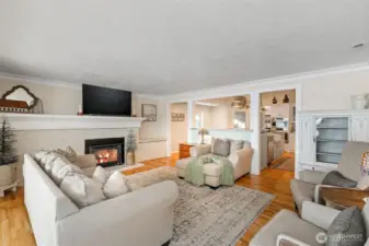 Large living room with gas fireplace