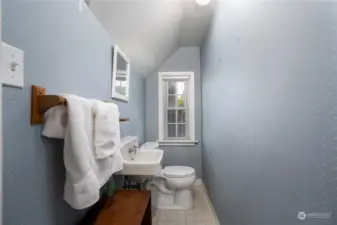 2nd Guest Bathroom - 2nd floor