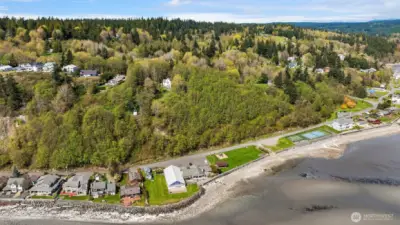 A nice look at the Scatchet Head community features by the waterfront.