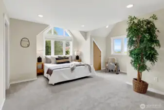 The primary suite is so large and bright. Note the new carpet!