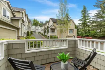 Lovely Patio to Savor Summer Evenings Outdoors