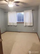 3rd Upstairs guest room