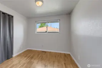 2nd bedroom