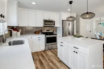 Bright and inviting kitchen with modern finishes and plenty of room for cooking and entertaining.