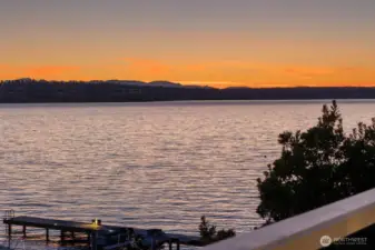 Golden skies-Lake Washington at her finest-year-round beauty.