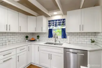 Gorgeous all white kitchen