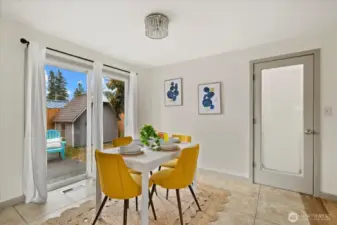 Dining with Pantry Room