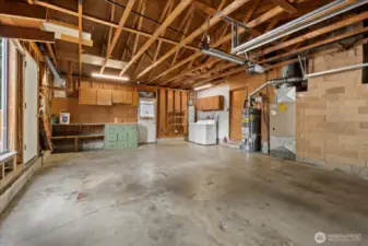Oversized 2 car garage