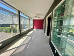 Foyer / Gallery