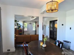 Looking back from kitchen to Dr/LR