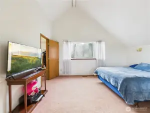 Main Room upstairs - Guest Home