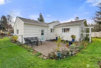 Paved patio area - great for BBQ, hosting and more. Catio was removed.