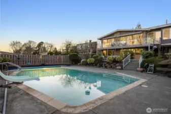 Looking up at the back side of the house and the classic mid century lines.