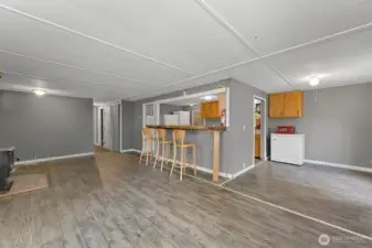 Dining room and breakfast bar