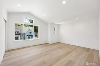 Large bonus room