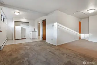 Lower level guest suite