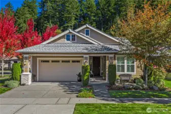 Incredible street appeal welcomes you to this stately and impeccably maintained "Refresh". Situated on a quiet corner lot on a dead-end street just two blocks from the Seven Summits Lodge, & a short walk to Post & Pour, retail and many trailheads. Fresh exterior paint in 2024.