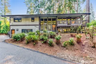 Solid bones, ample sq footage, large lot & timeless Mid-Century Modern Character! (Before new exterior paint & non-AI enhanced landscaping).