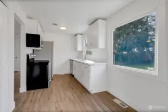 Brand new kitchen from floor to ceiling.