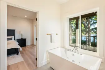 soaker tub