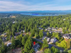 Close proximity to Downtown Bellevue & Seattle